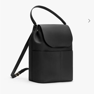 Cuyana Women's Leather Backpack / Black Pebbled Leather / Great condition